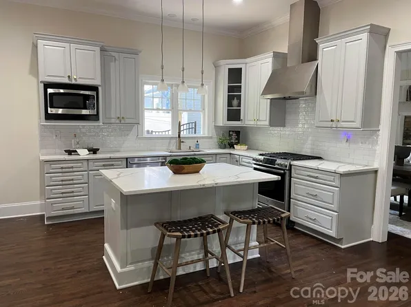 2907 Park Rd, Charlotte, NC 28209