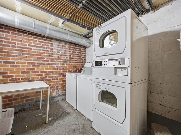 4th image of 52 W 14th St #5