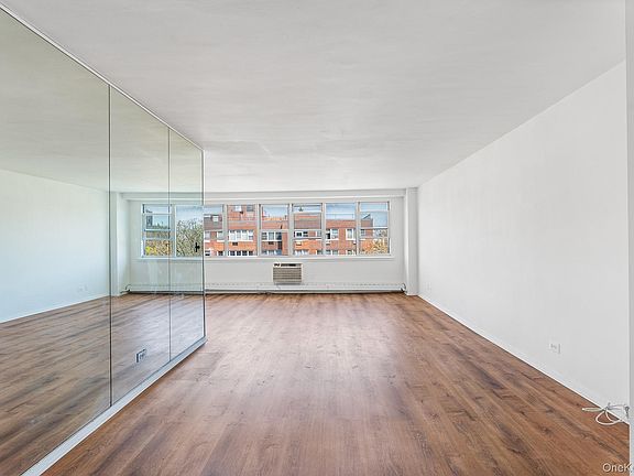 4th image of 16420 Highland Avenue #7S