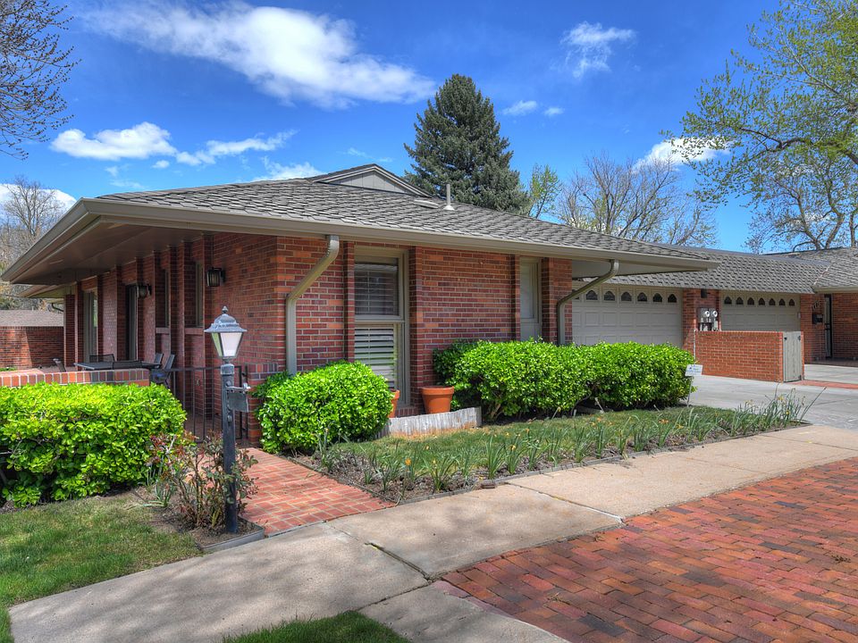 End unit with landscaping and private patio