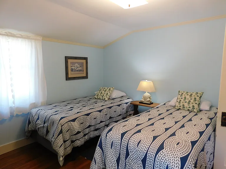 70 E Grand Ave — Photo 34