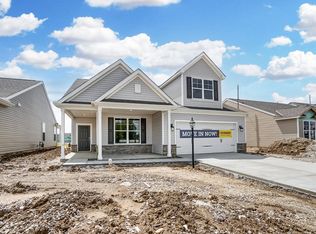 218 Woodland Sky Dr, Pataskala, OH
