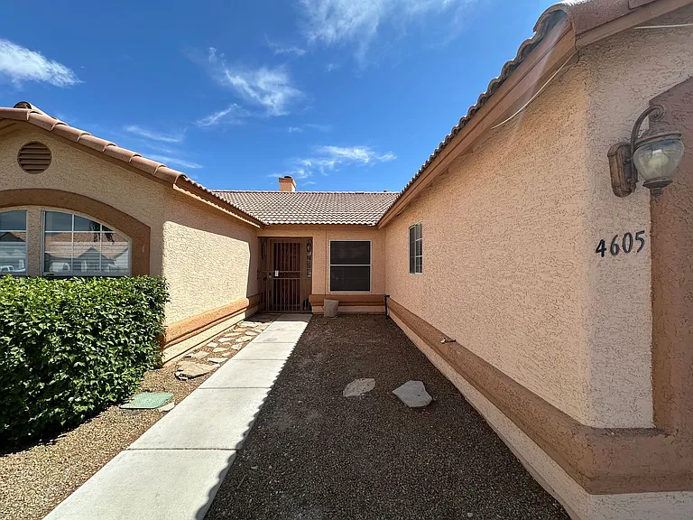 4605 Casa Bonita Dr — Photo 2