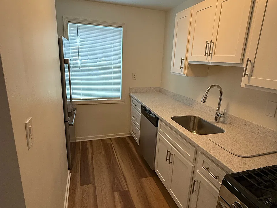 61 Elmhurst Cir #61