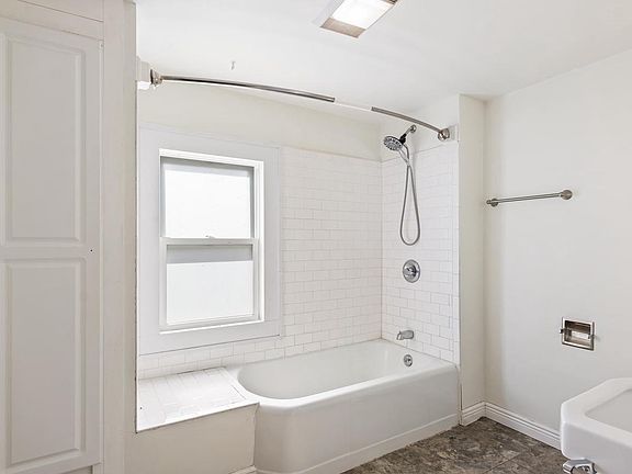 3rd image of 425 Howard Street