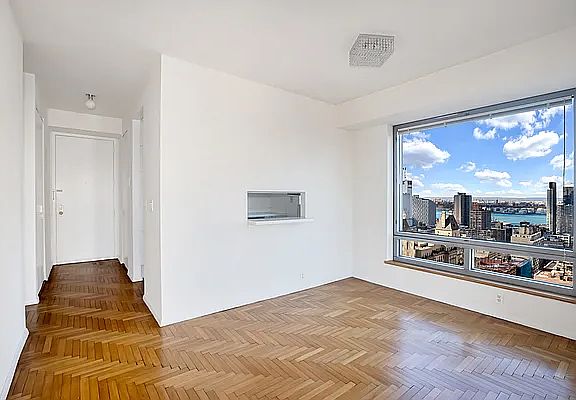 3rd image of 301 W 57th St APT 26A