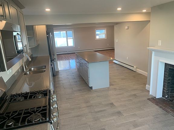 4th image of 123-123 Mills Ave #125