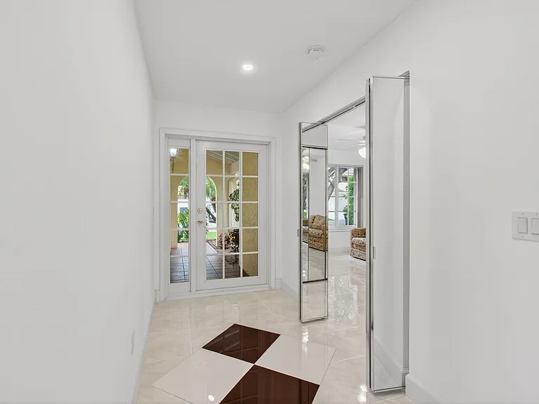 6105 Via Laguna Ln — Photo 8