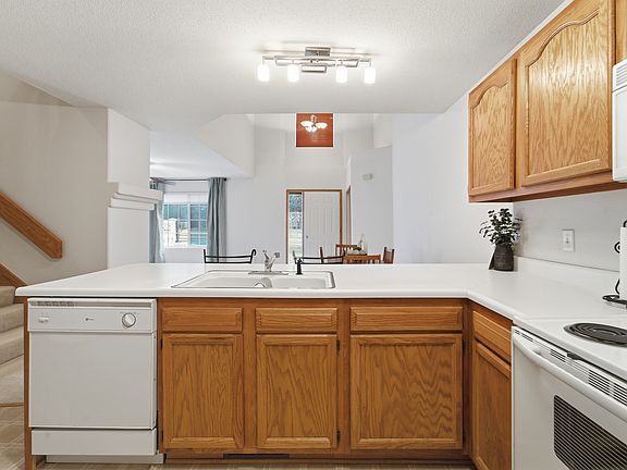 5th image of 9205 Greenspire Dr Unit 3