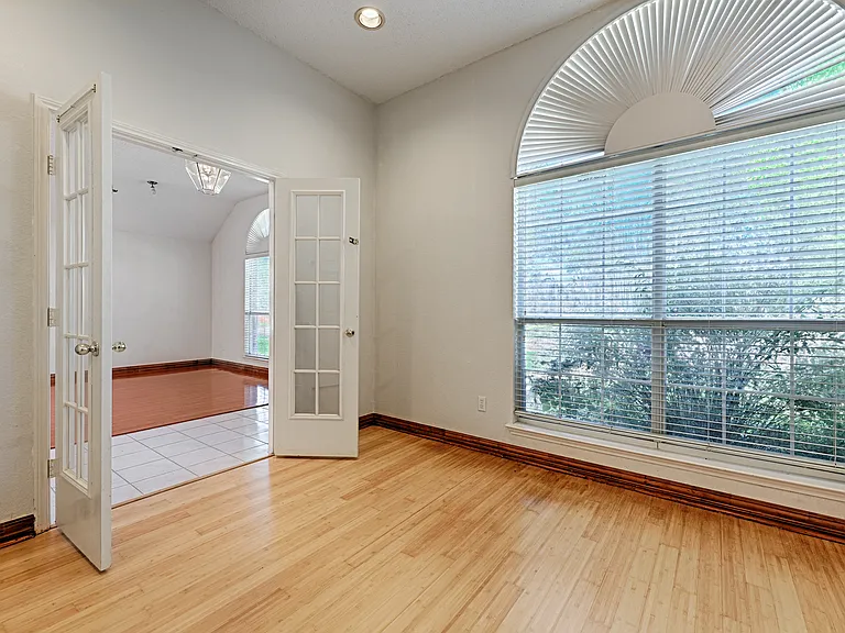 7512 Vineyard Dr — Photo 17