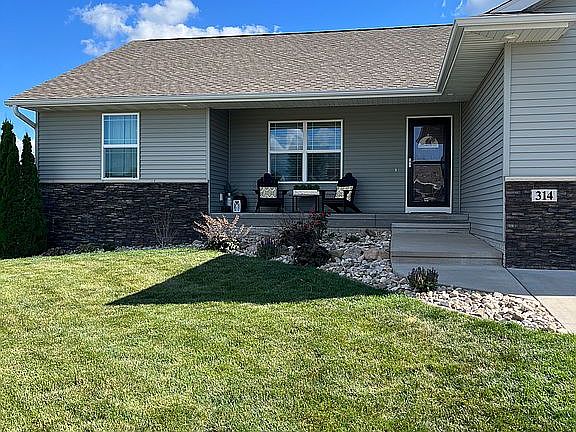 2nd image of 314 Grant Avenue Cir