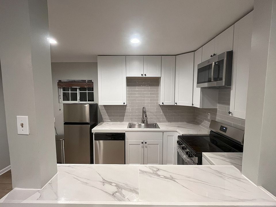 1st image of 1917 Overglen Dr #B