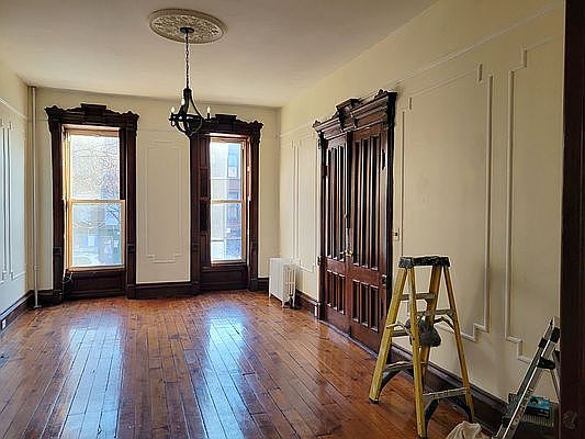 4th image of 459 Willoughby Ave