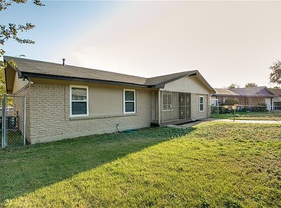 2nd image of 3412 Pebbleshores Dr