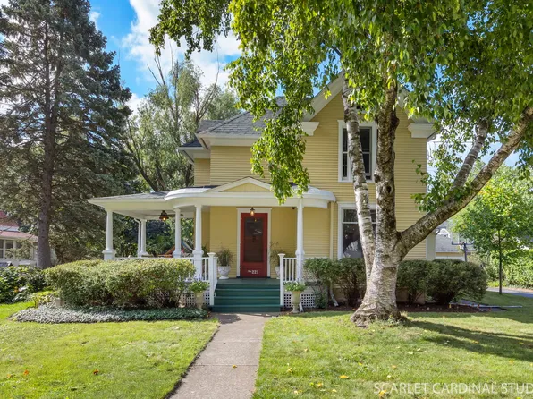 221 E Shannon St, Elburn, IL 60119
