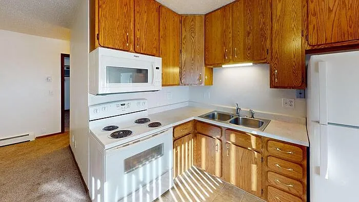 1 bed, 1.0 bath, $815 — Photo 2