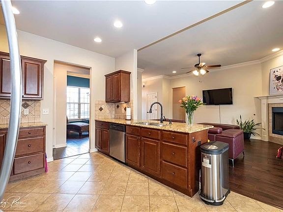 3rd image of 3405 SW Briar Creek Ave
