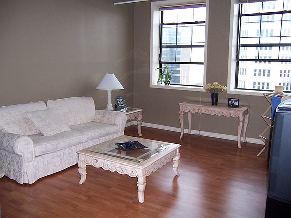 4th image of 499 Washington St #902