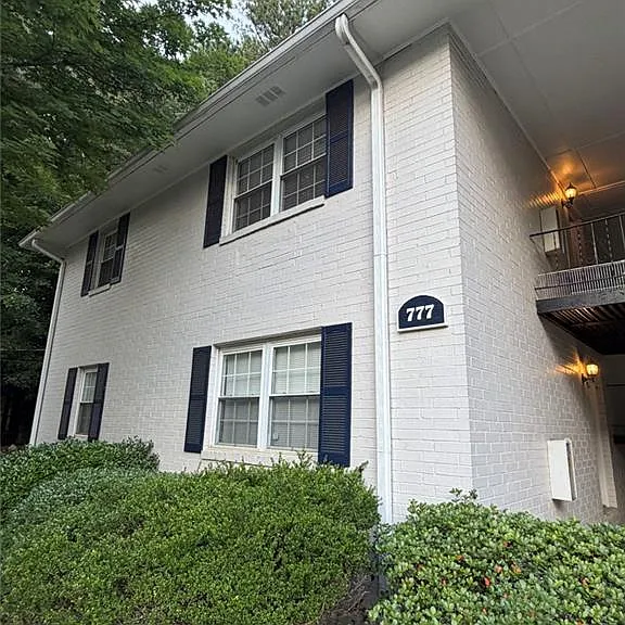 777 Jordan Ln #G1 — Photo 11