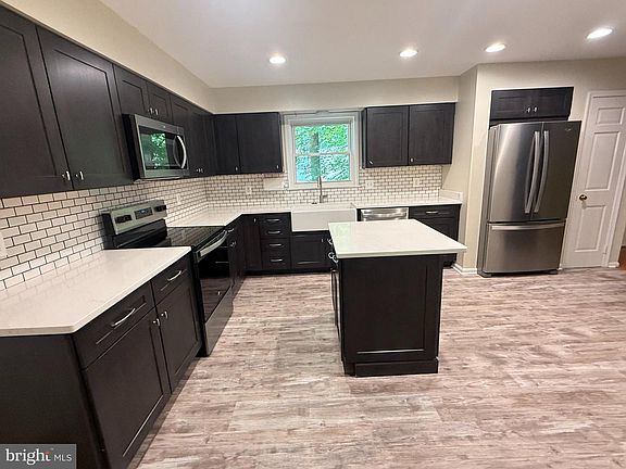 2nd image of 4091 Shady Knoll Ct