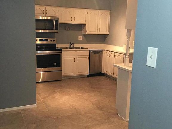 3rd image of 357 E Thomas Rd Unit A212