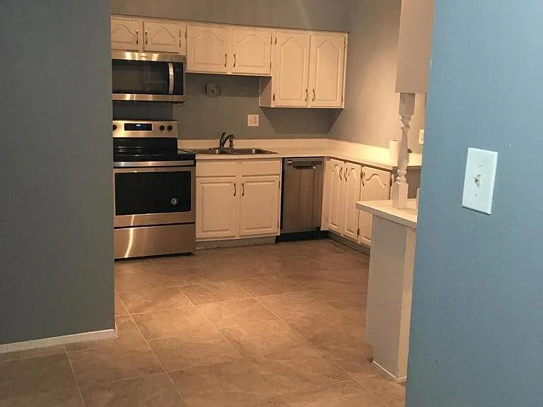 357 E Thomas Rd #A212 — Photo 3