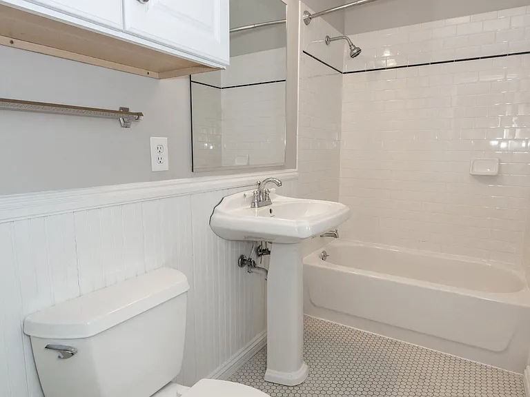 1137 E 10th Ave — Photo 15