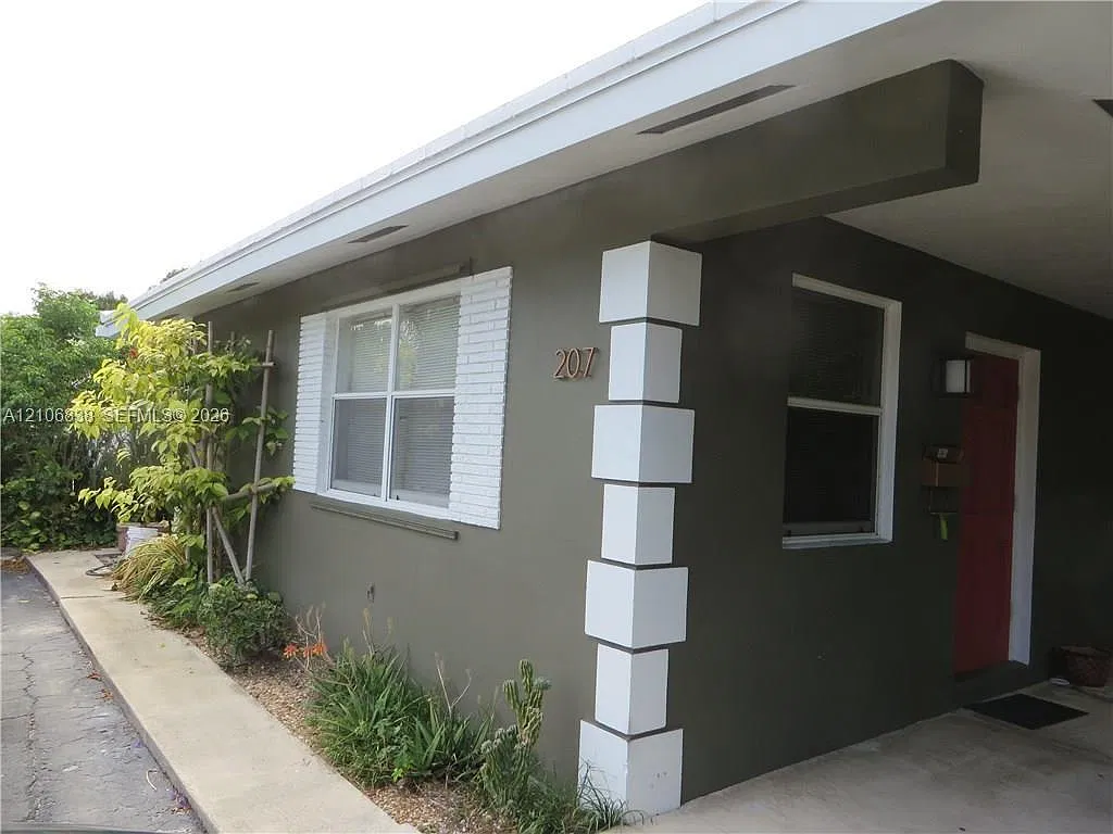 Placido Place — Photo 2
