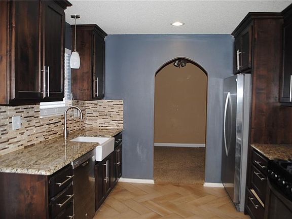 4th image of 2304 S 19th Ter