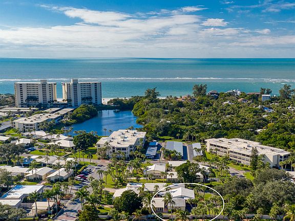 This beautiful aerial view of Whispering Sands shows the close proximity to the Gulf of Mexico