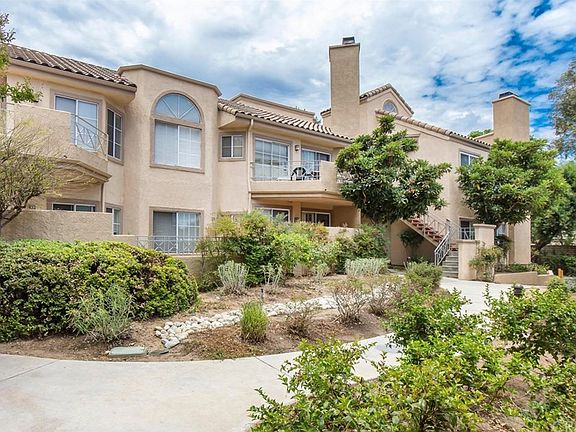 3rd image of 23947 Del Monte Dr Unit 11