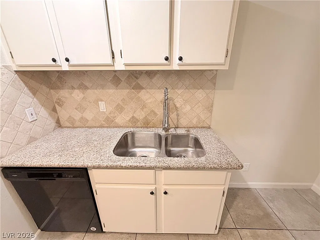 1 bed, 1.0 bath, 494 sqft, $1,125 — Photo 2