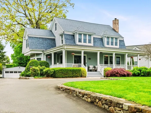 92 Oak Street, New Canaan, CT 06840