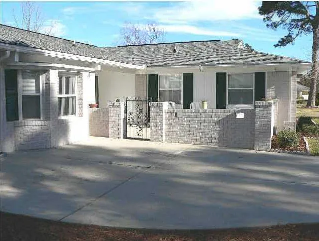 401 Crystal Ln — Photo 8