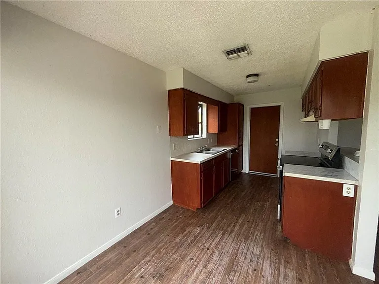 6001 Cresterrace Dr — Photo 4