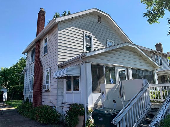 2nd image of 1144 E Hudson St