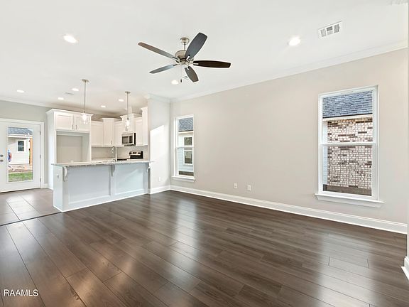 4th image of 102 Kidd Ln
