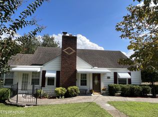 305 Forrest Ave, Athens, TN 37303