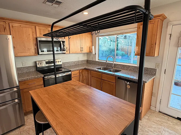 1318 W Tonopah Dr — Photo 16