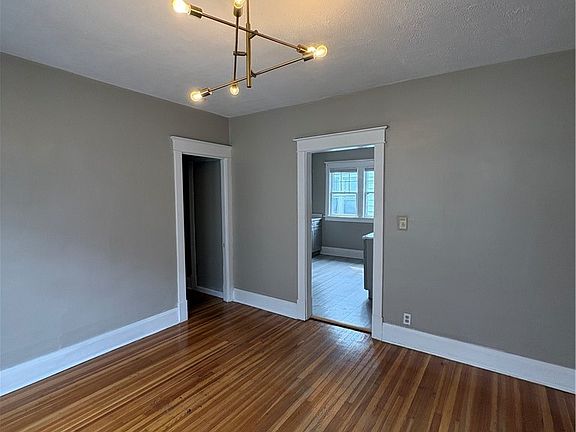5th image of 237 Tacoma Ave Floor 2