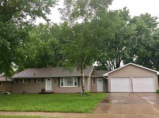 765 Kelly Ln, Dubuque, IA 52003
