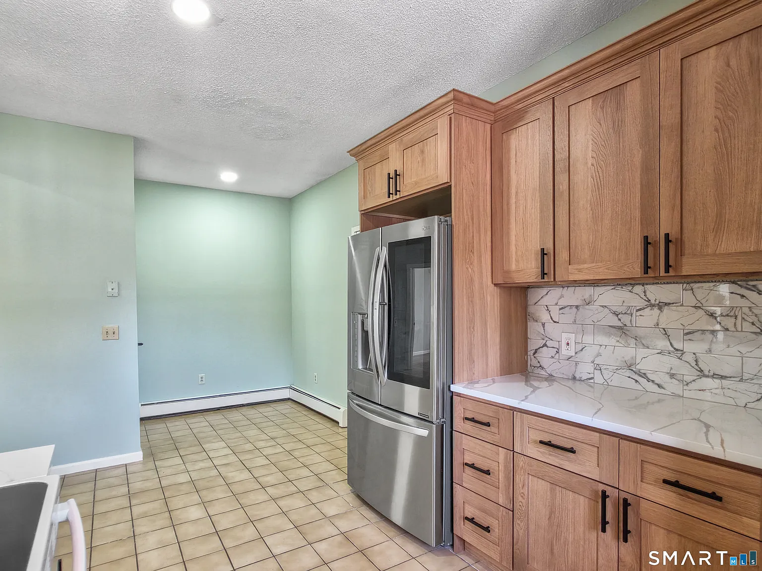 3 bed, 1.0 bath, 1232 sqft, $2,000 — Photo 4