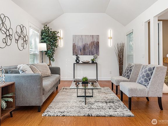 3rd image of 21842 NE 30th Place
