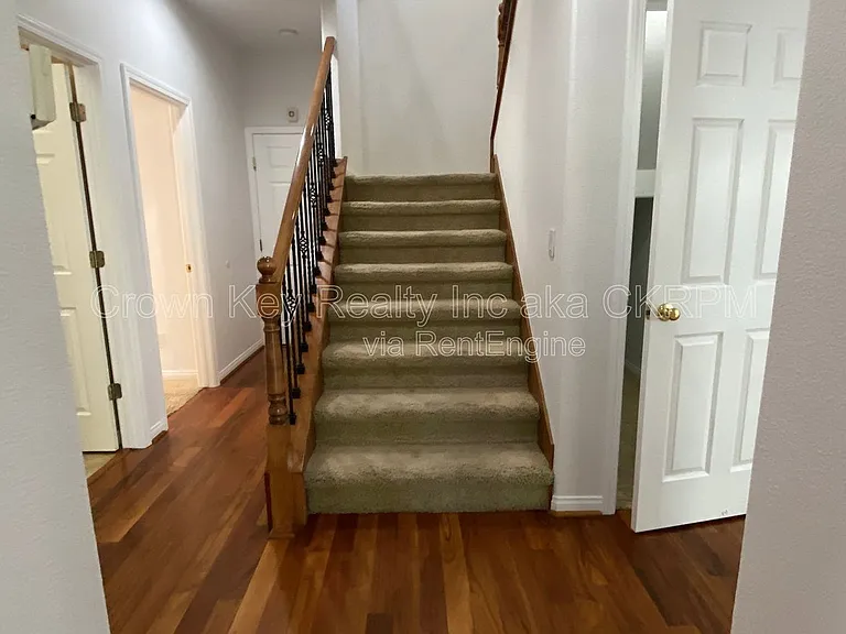 1030 Eastlake Cir — Photo 16