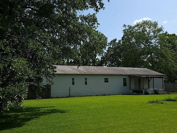 3rd image of 39387 Country Dr