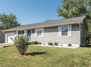 517 Canterbury Dr, Fulton, MO 65251