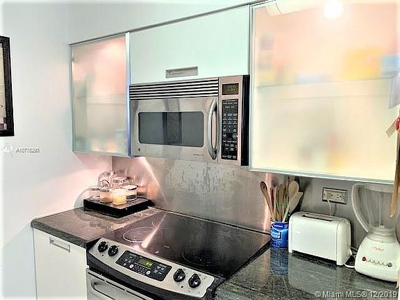 3rd image of 20355 NE 34th Ct APT 2022