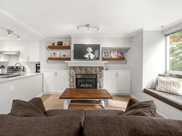 1073 Lynn Valley Rd #6, North Vancouver, BC V7J 1Z6