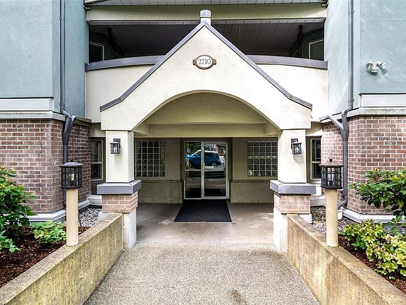 3rd image of 2710 Grosvenor Rd #202