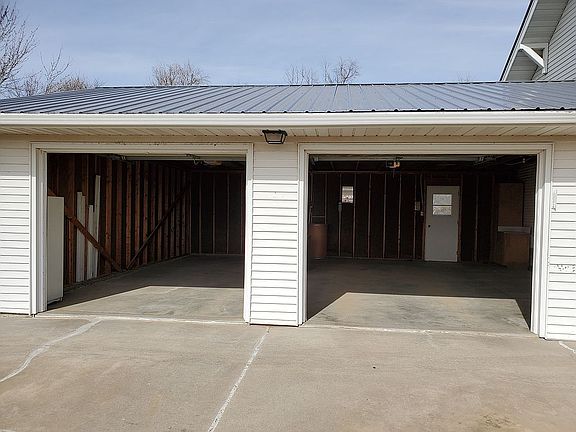 oversized dbl garage 24x30ft